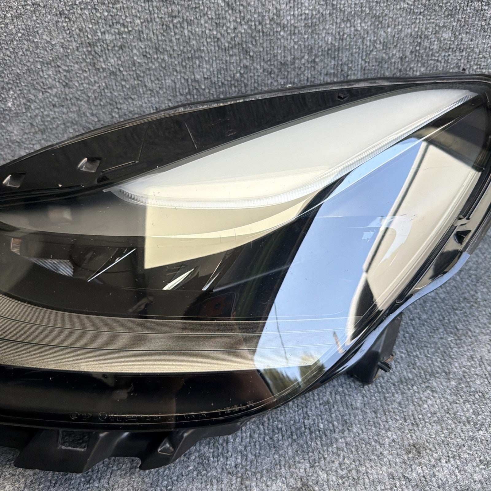 2021-2023 TESLA MODEL 3 Y LEFT HEADLIGHT PROJECTOR MATRIX 2ND GEN 1514952-00-C