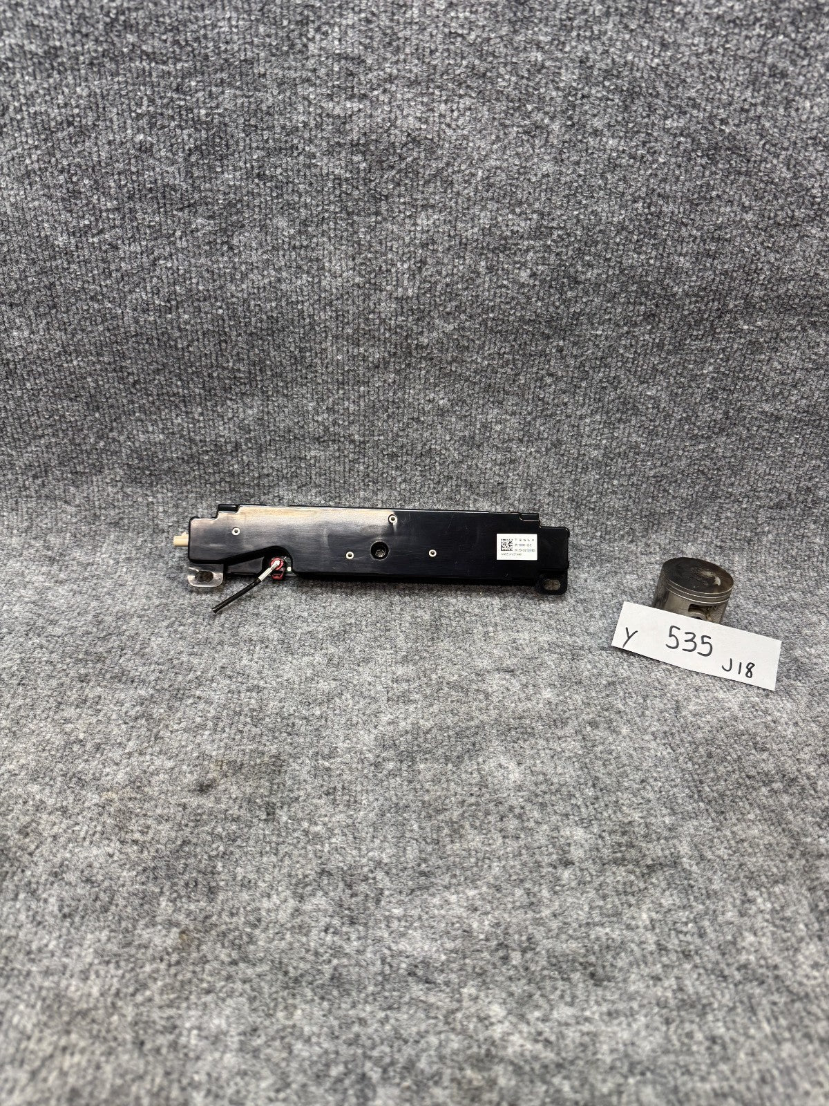 2020 - 2024 TESLA MODEL Y WIFI BLUETOOTH ANTENNA MODULE UNIT OEM, 1585601-00-E