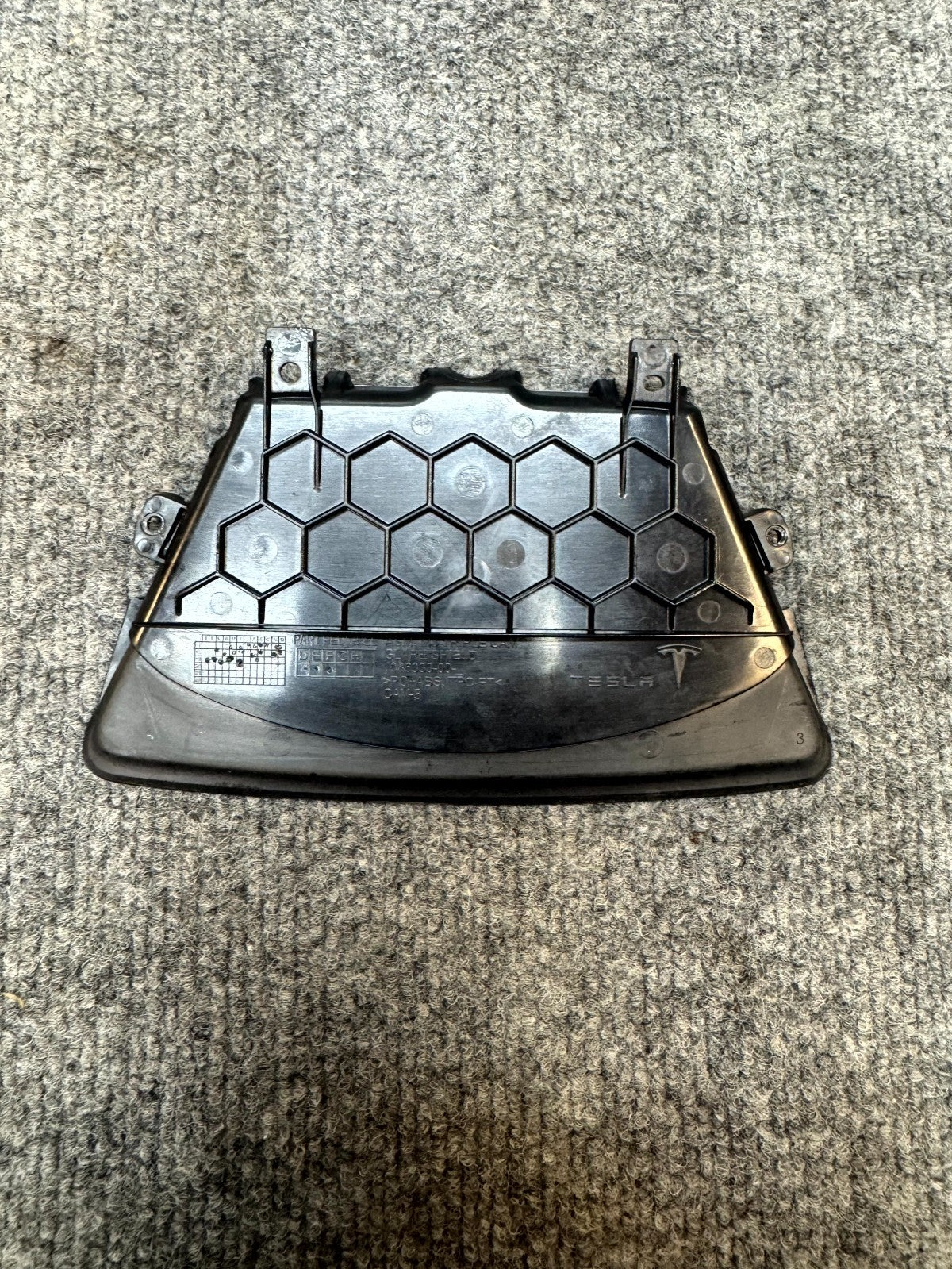 2017 – 2023 TESLA MODEL 3 TRIPLE CAMERA GLARE SHIELD COVER TRIM OEM, 108633300