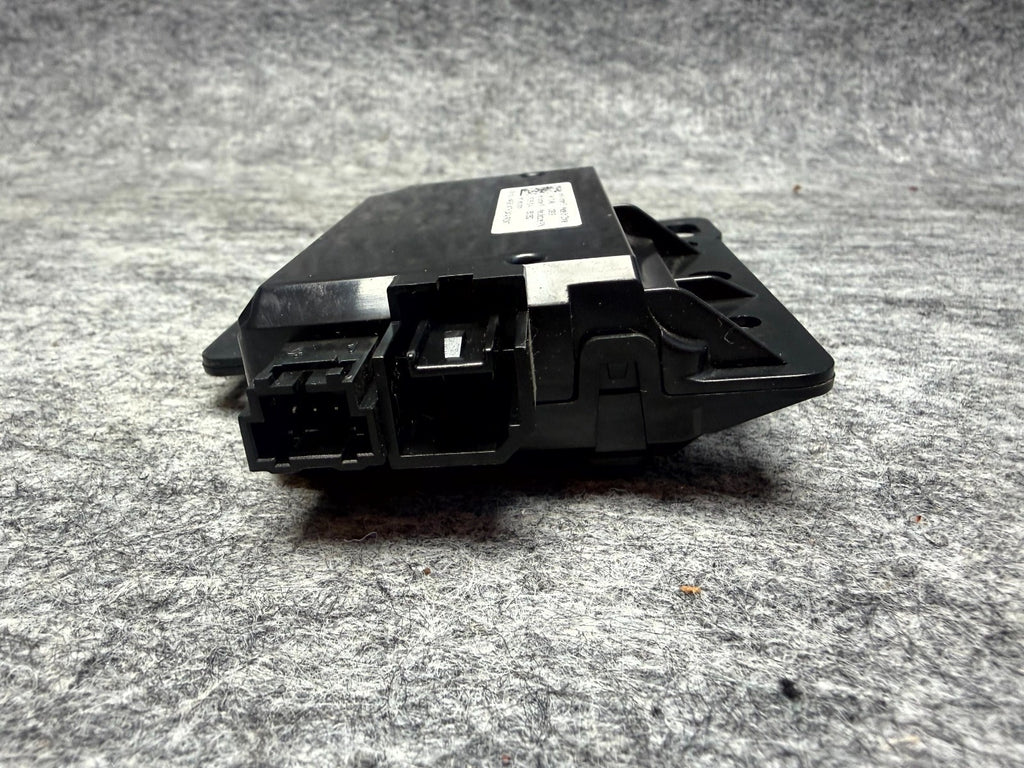 ♦️2017-2023 TESLA MODEL 3 FRONT USB HUB CHARGER CONTROL MODULE OEM, 1093295-00-A