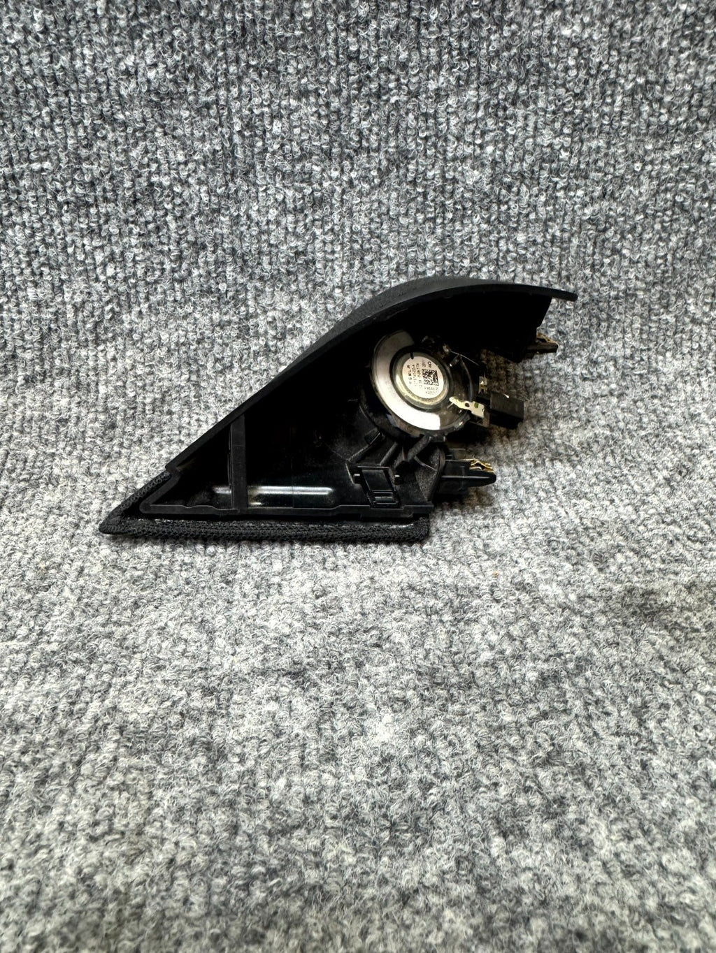 2017-2023 TESLA MODEL 3 FRONT RIGHT SIDE DOOR TWEETER SPEAKER OEM, 1095686-00-E