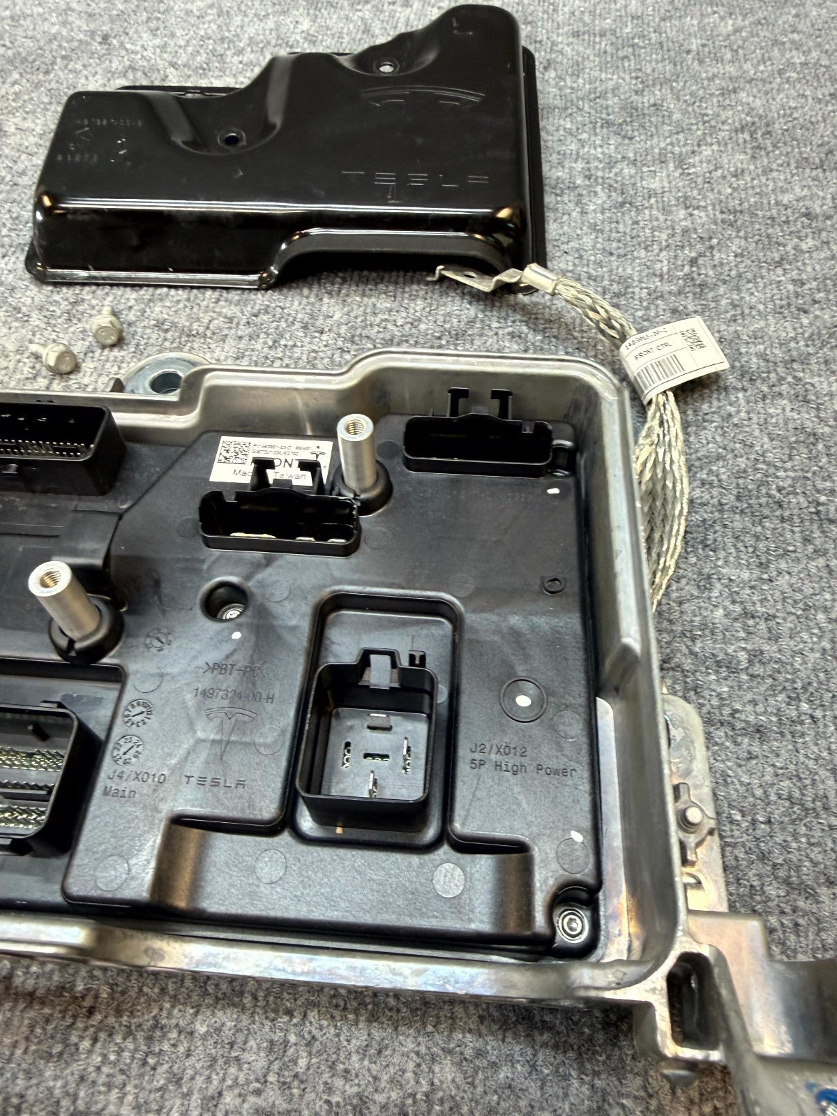 2020 - 2024 TESLA MODEL Y FRONT BODY CONTROL MODULE UNIT OEM, 1497327-00-B