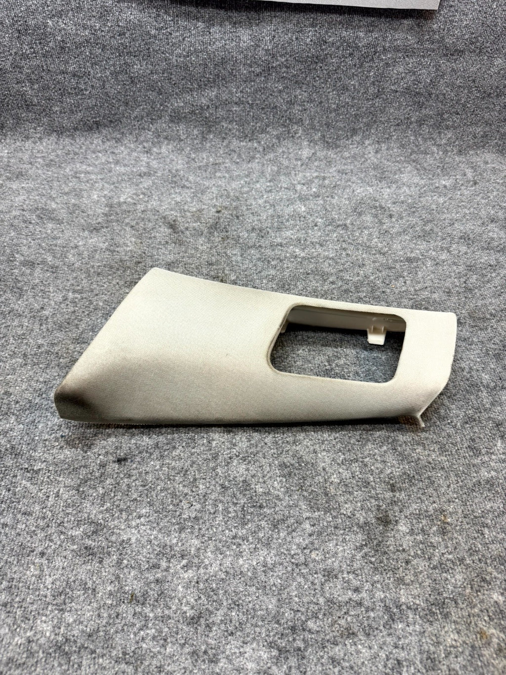 2017‑ 2023 TESLA MODEL 3 LEFT B‑PILLAR TRIM COVER PANEL OEM, 1086245-01-K