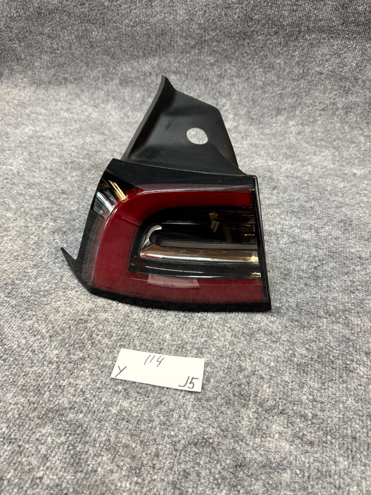 2020 - 2024 TESLA MODEL Y REAR LEFT DRIVER SIDE TAILLIGHT OEM, 1502088-00-D