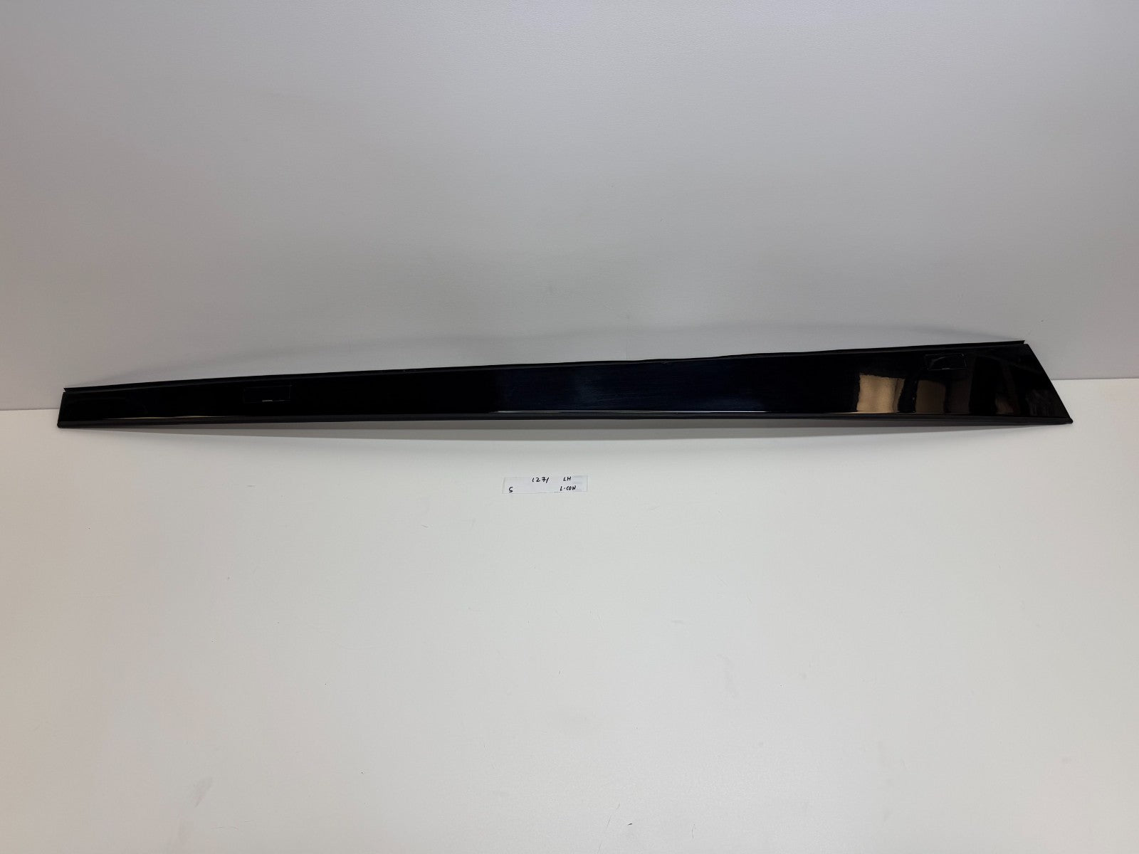 2016-2020 TESLA MODEL S ROOF APPLIQUE MOLDING LEFT 607000132