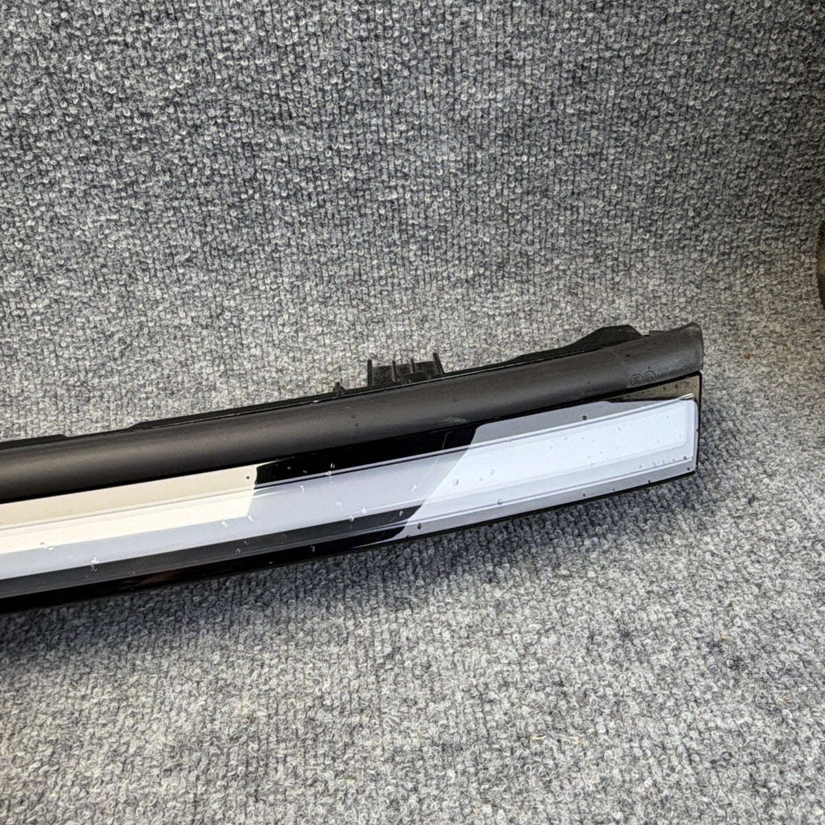 2025-2026 Tesla Model Y Juniper LED DRL Front Center Light Bar OEM 2038294-00-E