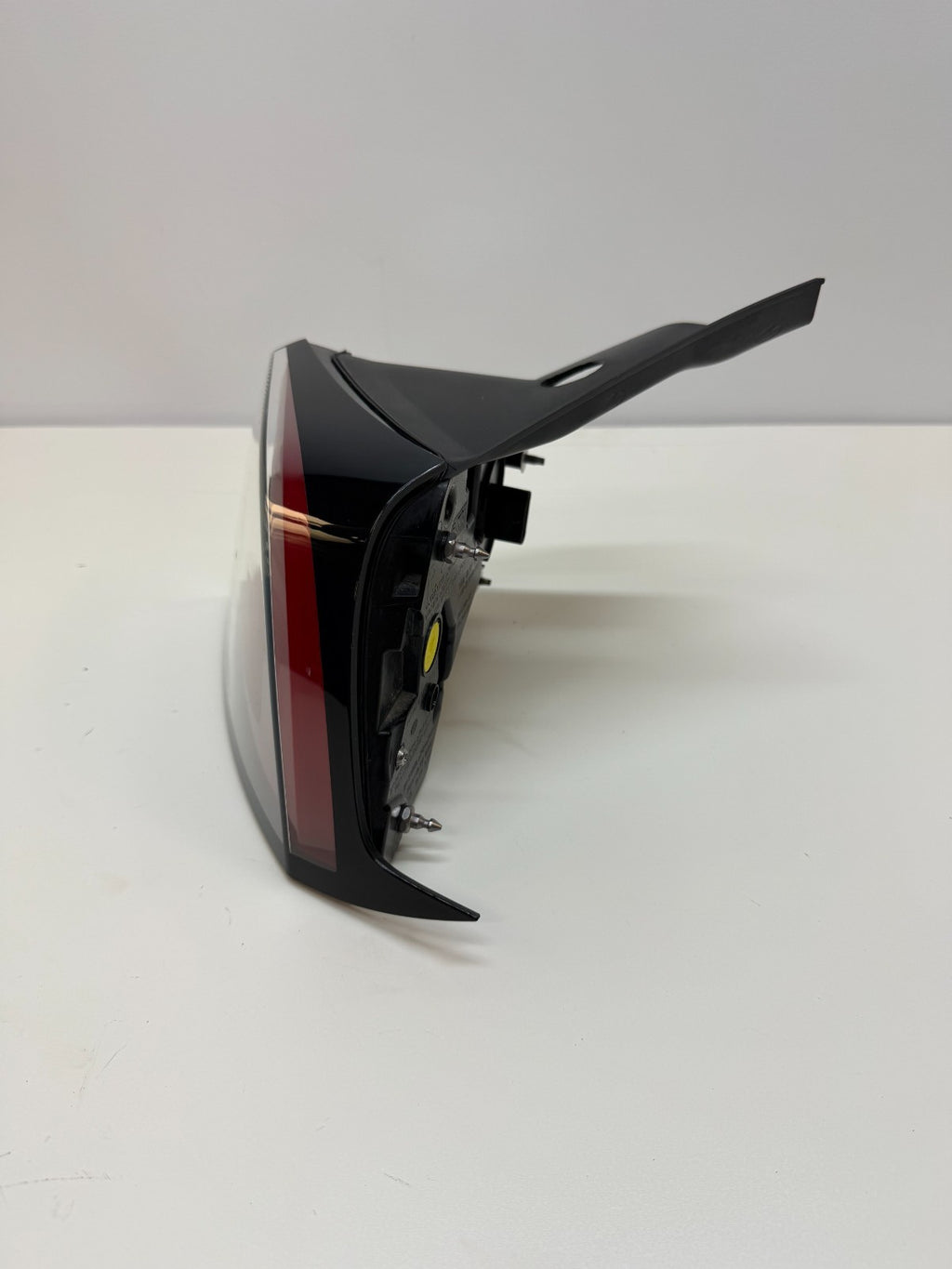 2017 - 2025 Tesla Model Y Rear Right 4 Pin LED Tail Light Lamp 1502087-00-D