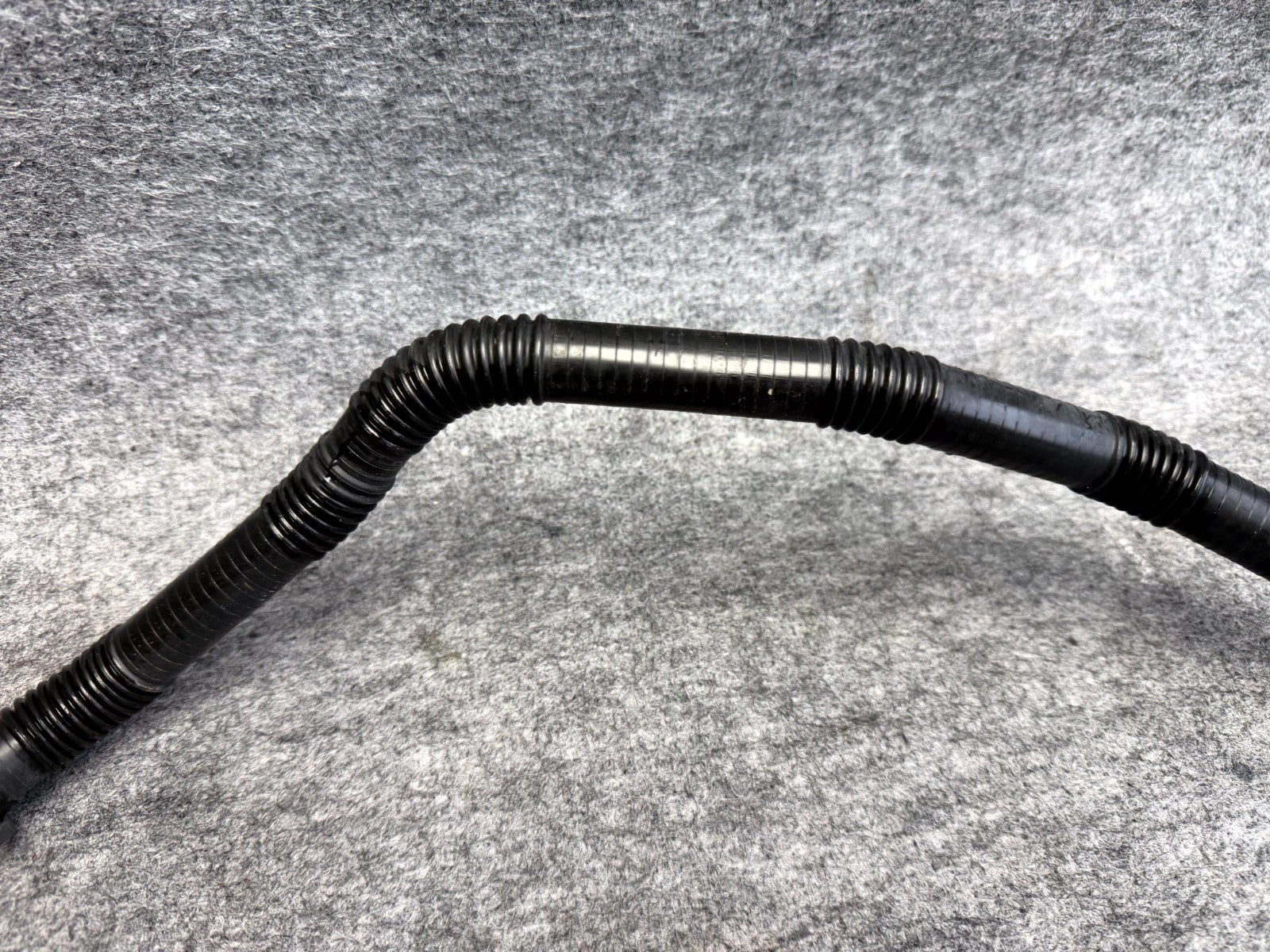 ♦️17-23 TESLA MODEL 3 FRONT RADIATOR OUTLET COOLING PIPE HOSE OEM, 1077589-00-E