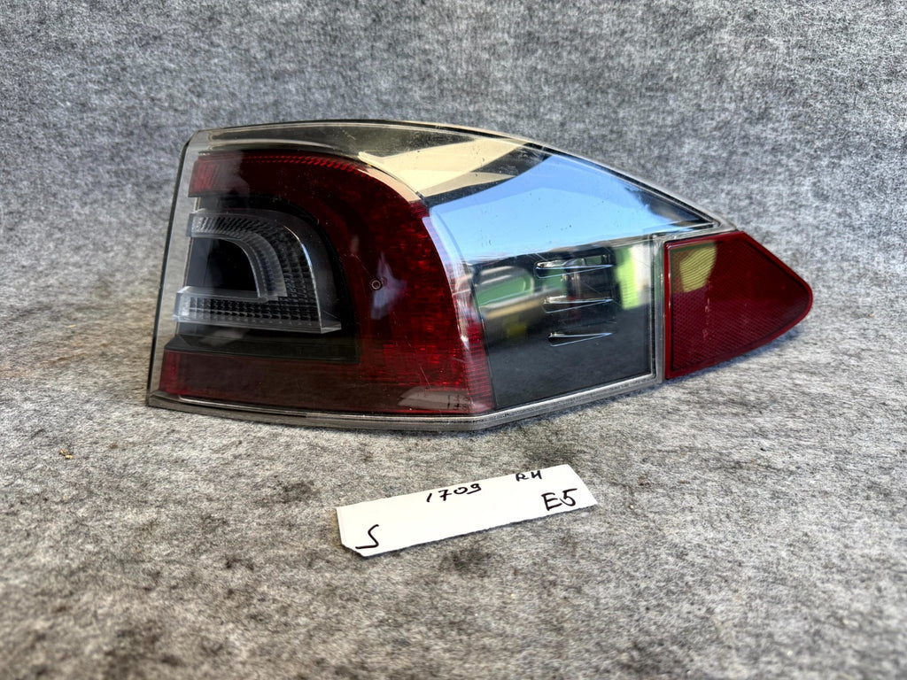 ♦️12-20 TESLA MODEL S REAR RIGHT TAILLIGHT LED OUTER TAIL LAMP OEM, 6005919-00-E