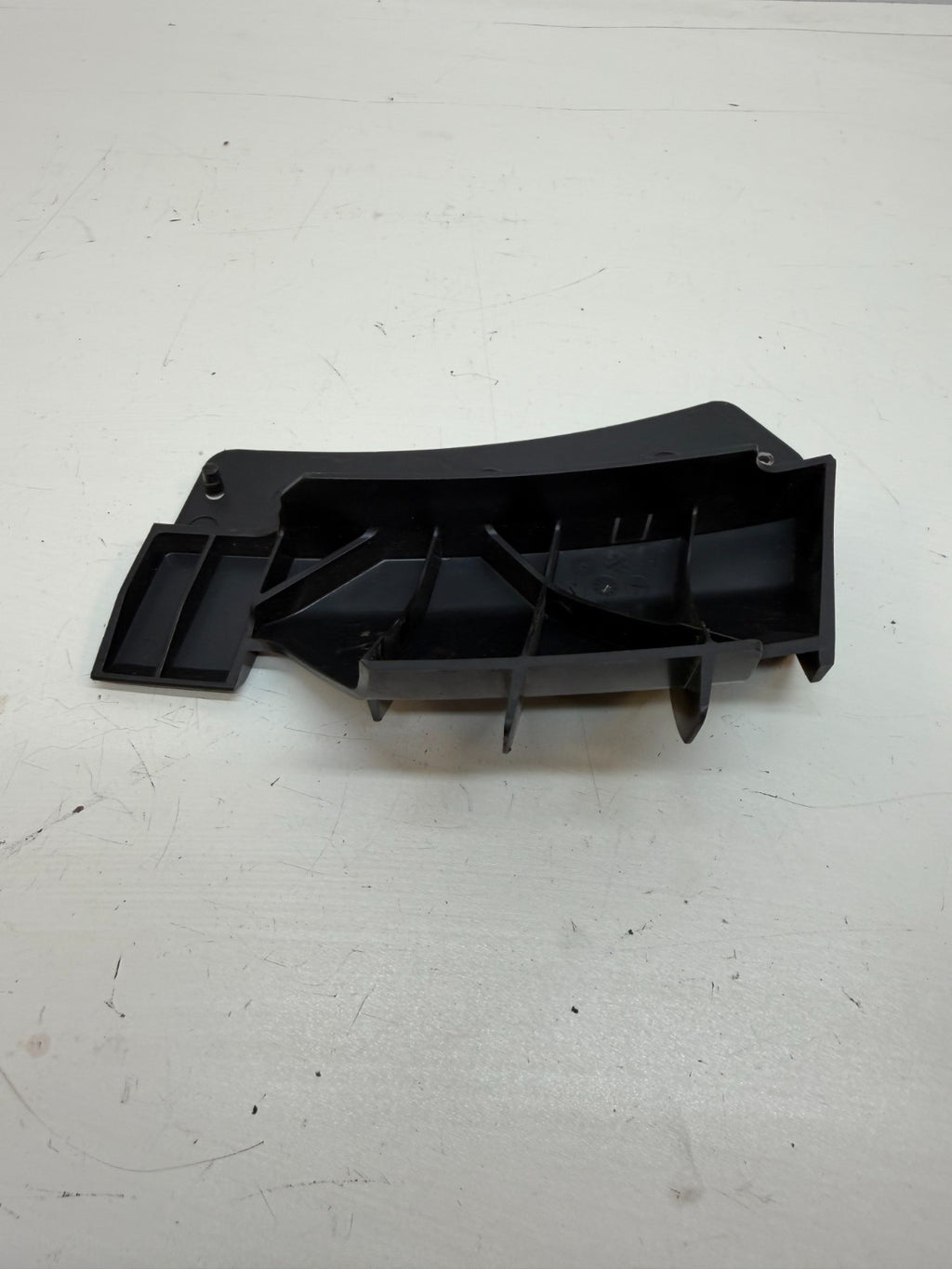 2017-2023 TESLA MODEL 3 FRONT RIGHT UPPER BUMPER BRACKET 1084170-00-B