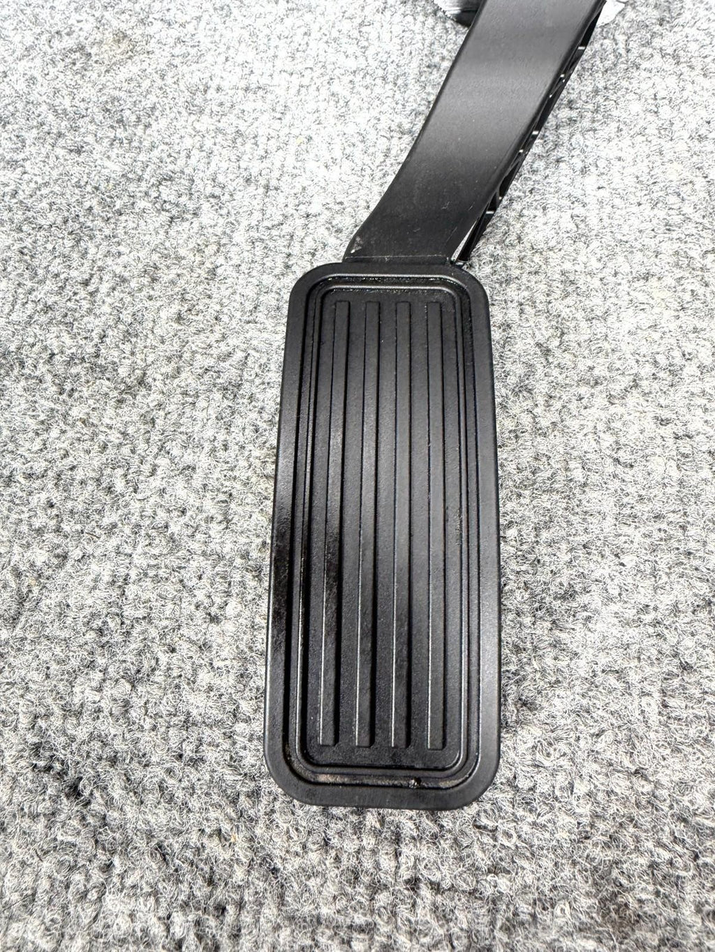2012 - 2020 Tesla Model S Accelerator Throttle Pedal Assembly OEM, 6PV933370-17