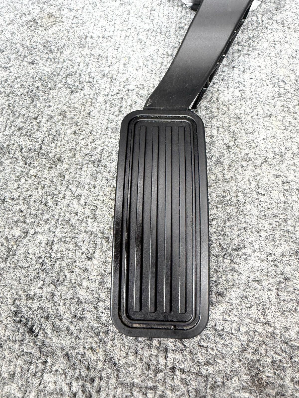 2012 - 2020 Tesla Model S Accelerator Throttle Pedal Assembly OEM, 6PV933370-17