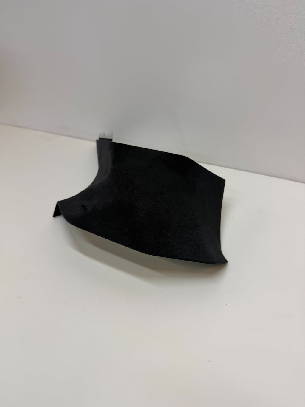 12-20 Tesla Model S Passenger Right Side C-Pillar Trim Cover Upper 1007458-06-C