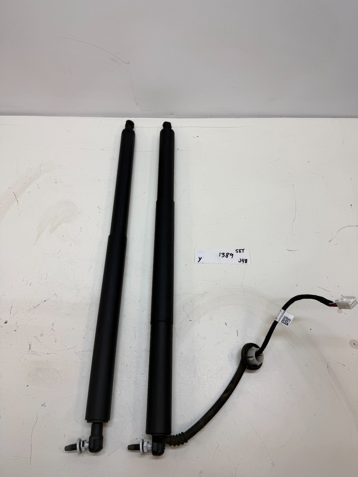 2020-2023Tesla Model Y Liftgate Trunk Struts Shocks Set 1500601-00-B