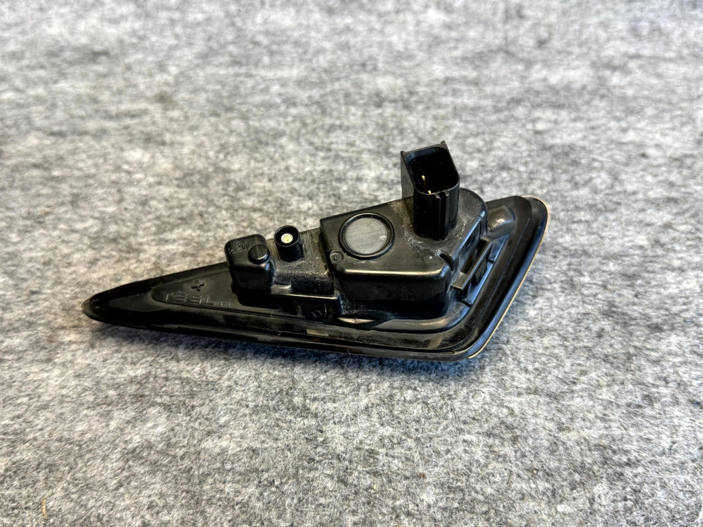 ♦️2017–2023 TESLA MODEL 3 LEFT SIDE FENDER TURN SIGNAL CAMERA OEM, 1125106-77-E