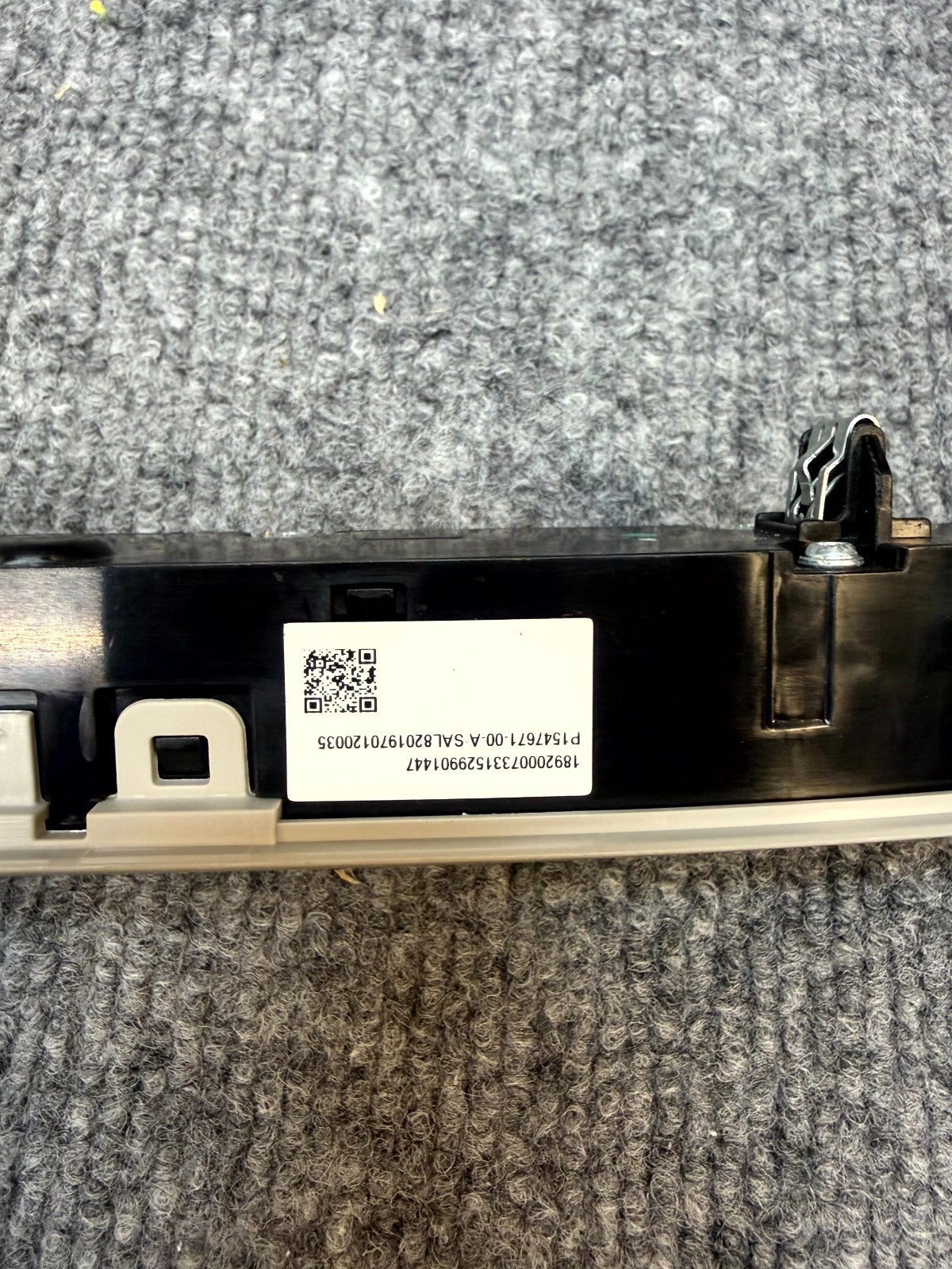 2020-2024 TESLA MODEL Y FRONT HEADLINER DOME OVERHEAD LIGHT OEM, 1500237-00-D