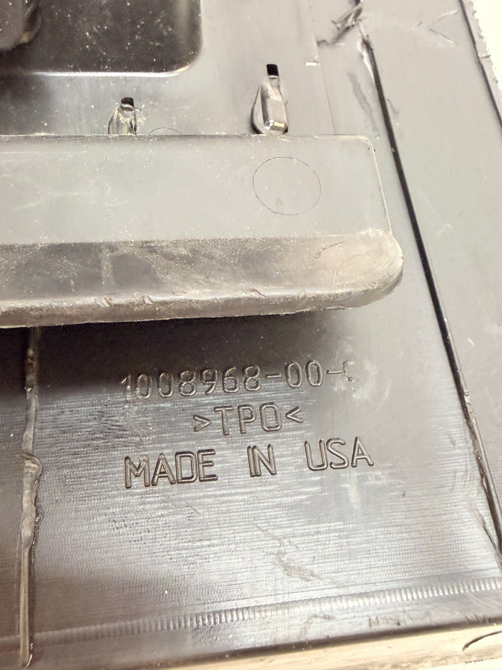 2012-2016 TESLA Model S FRONT LOCK LATCH COVER TRIM RELEASE BUTTON 1008968-00-C