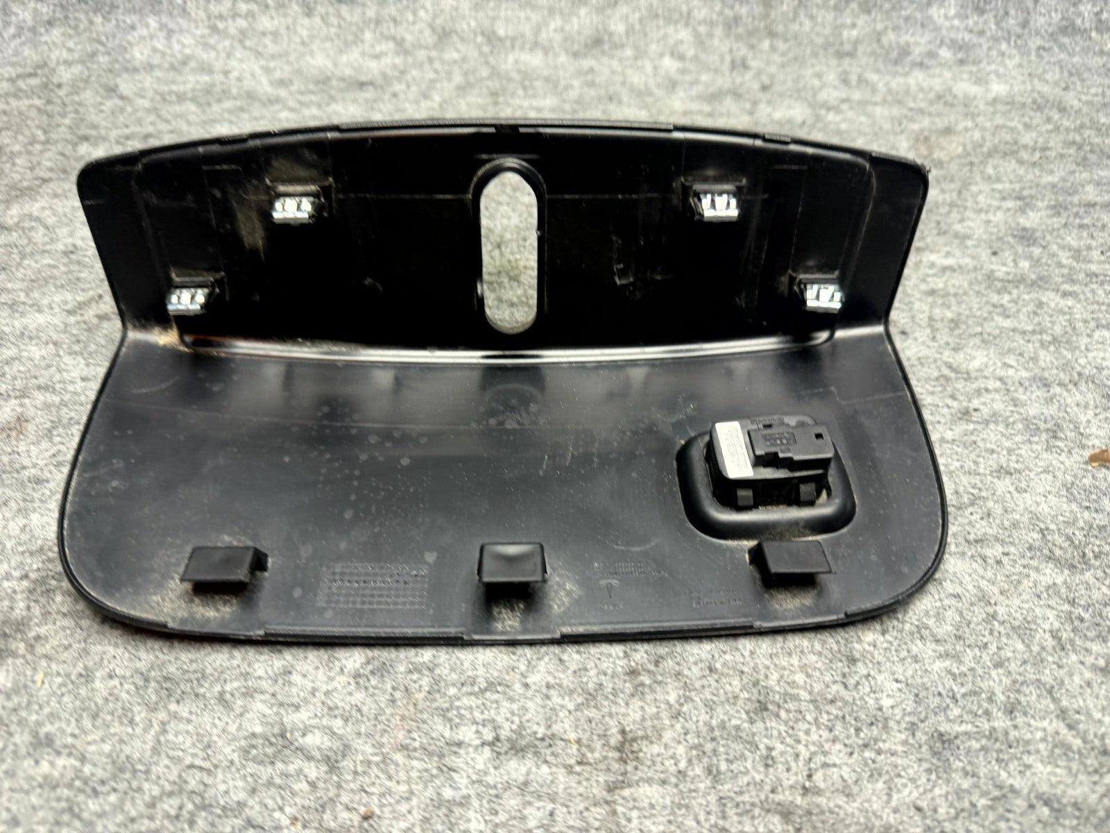 ♦️17–23 TESLA MODEL 3 FRONT FRUNK CLOSE OUT PANEL HOOD LATCH COVER OEM 109585800
