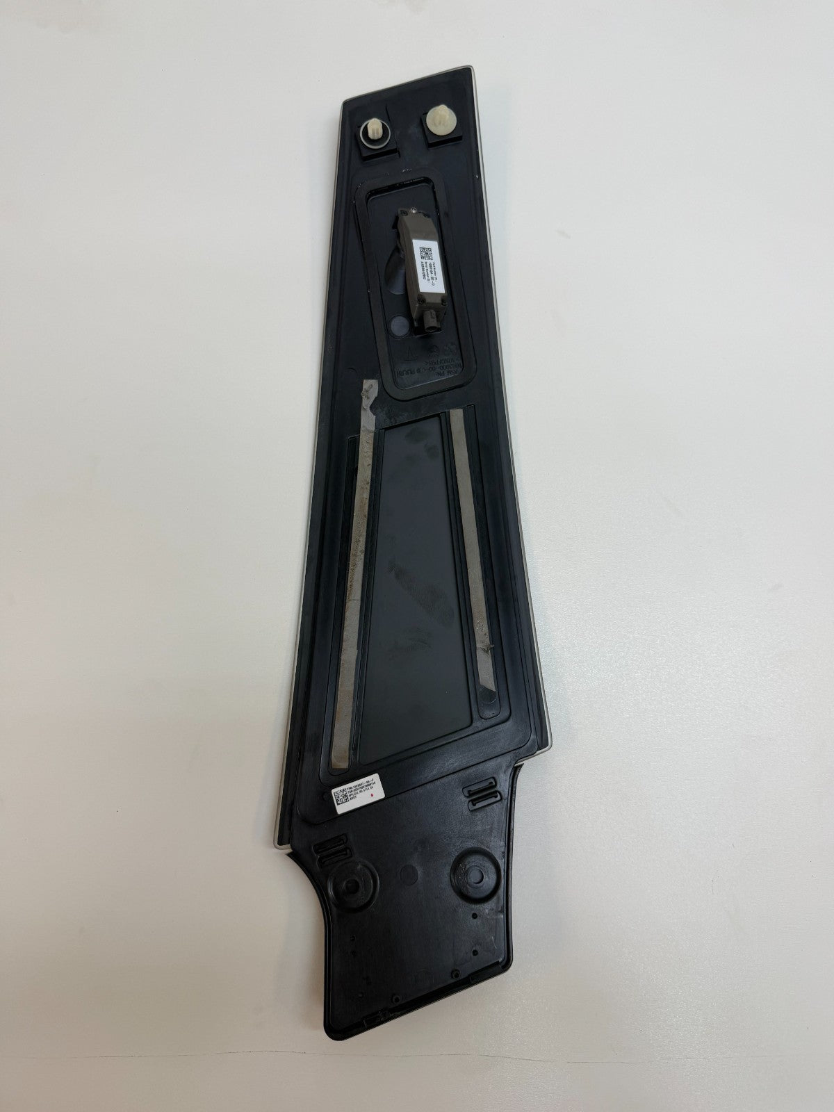 2016-2020 Tesla Model S Right B-Pillar Applique Glass Trim Molding 1083900-00-C