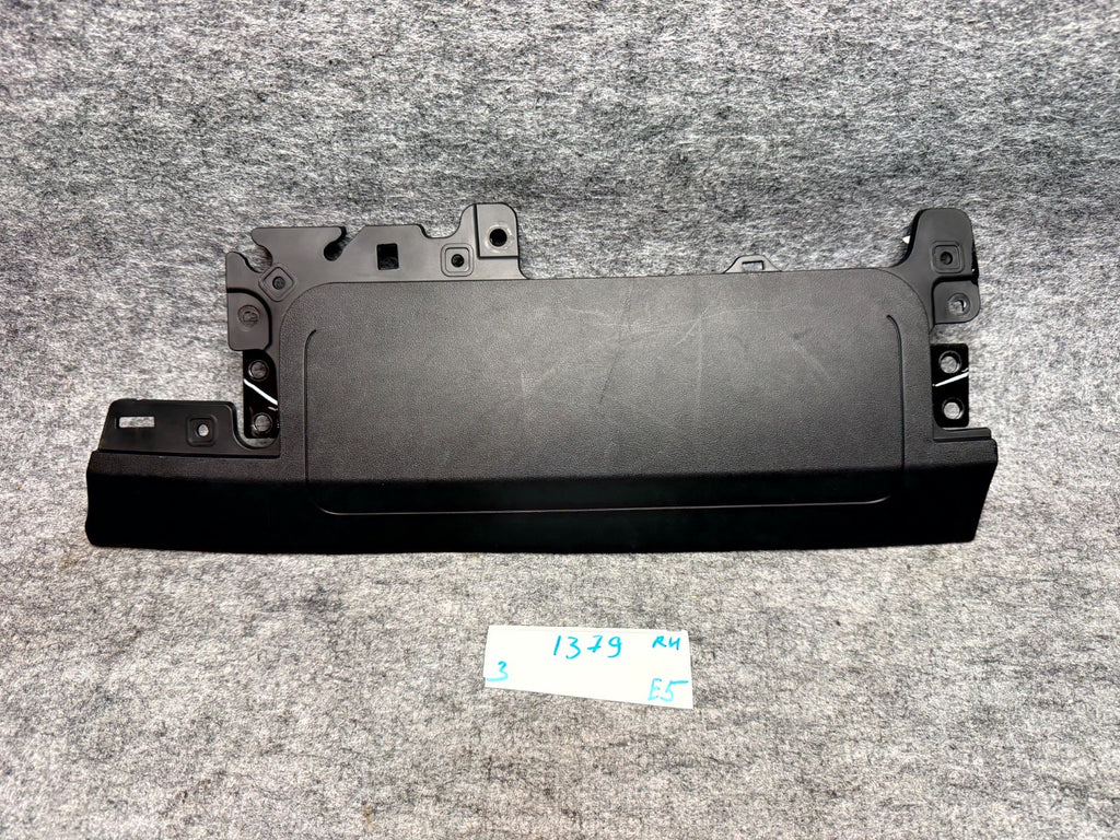 ♦️17-23 TESLA MODEL 3 RIGHT KNEE RIGHT PASSENGER SAFETY MODULE OEM, 108335000E