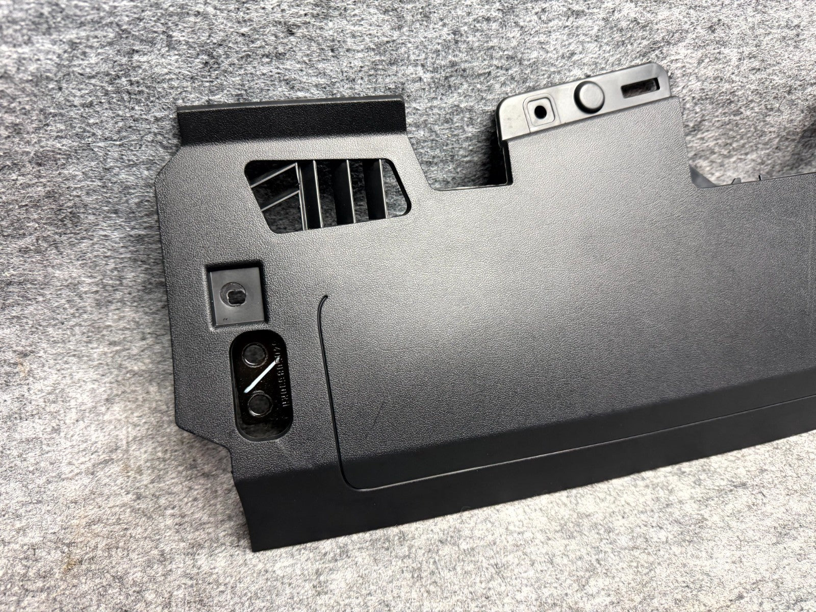 ♦️2017–2023 TESLA MODEL 3 FRONT LEFT SIDE LOWER DASH KNEE TRIM OEM, 1077825-00-D