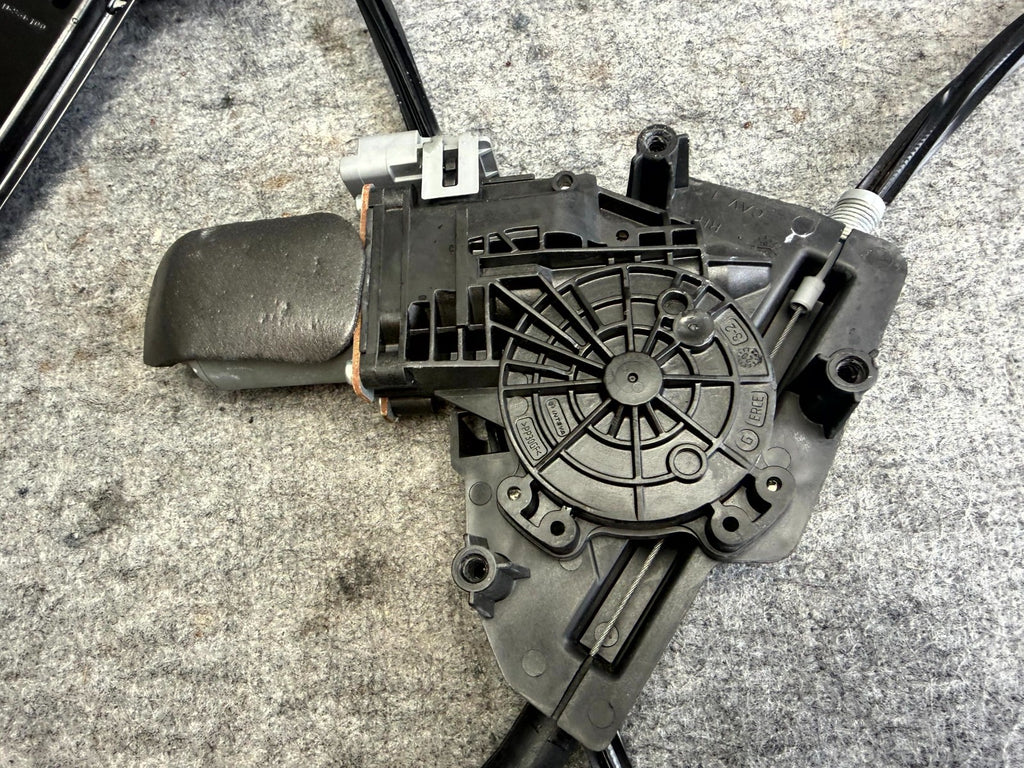 ♦️12 - 20 TESLA MODEL S FRONT RIGHT DOOR WINDOW REGULATOR MOTOR OEM 6006651-00-L