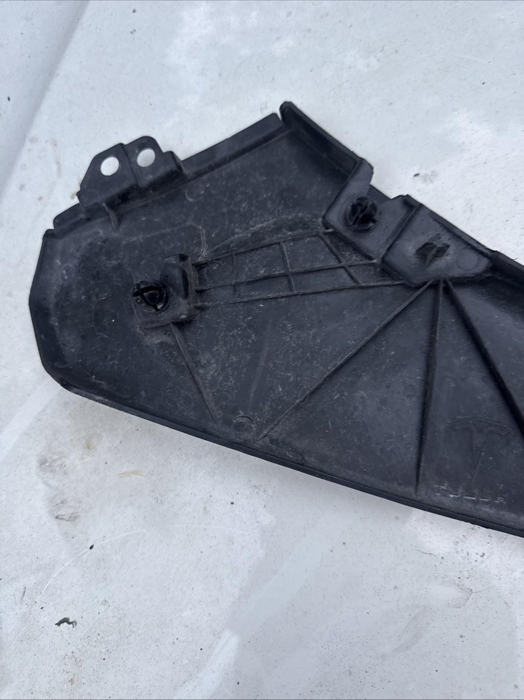 ♦️16-20 TESLA MODEL S FRONT UNDER HOOD APRON TRIM COVER PANEL OEM, 1060474-00-D