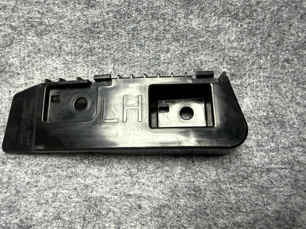 ♦️17-23 TESLA MODEL 3 REAR LEFT BUMPER TAILLIGHT MOUNT BRACKET OEM, 1083992-00-D