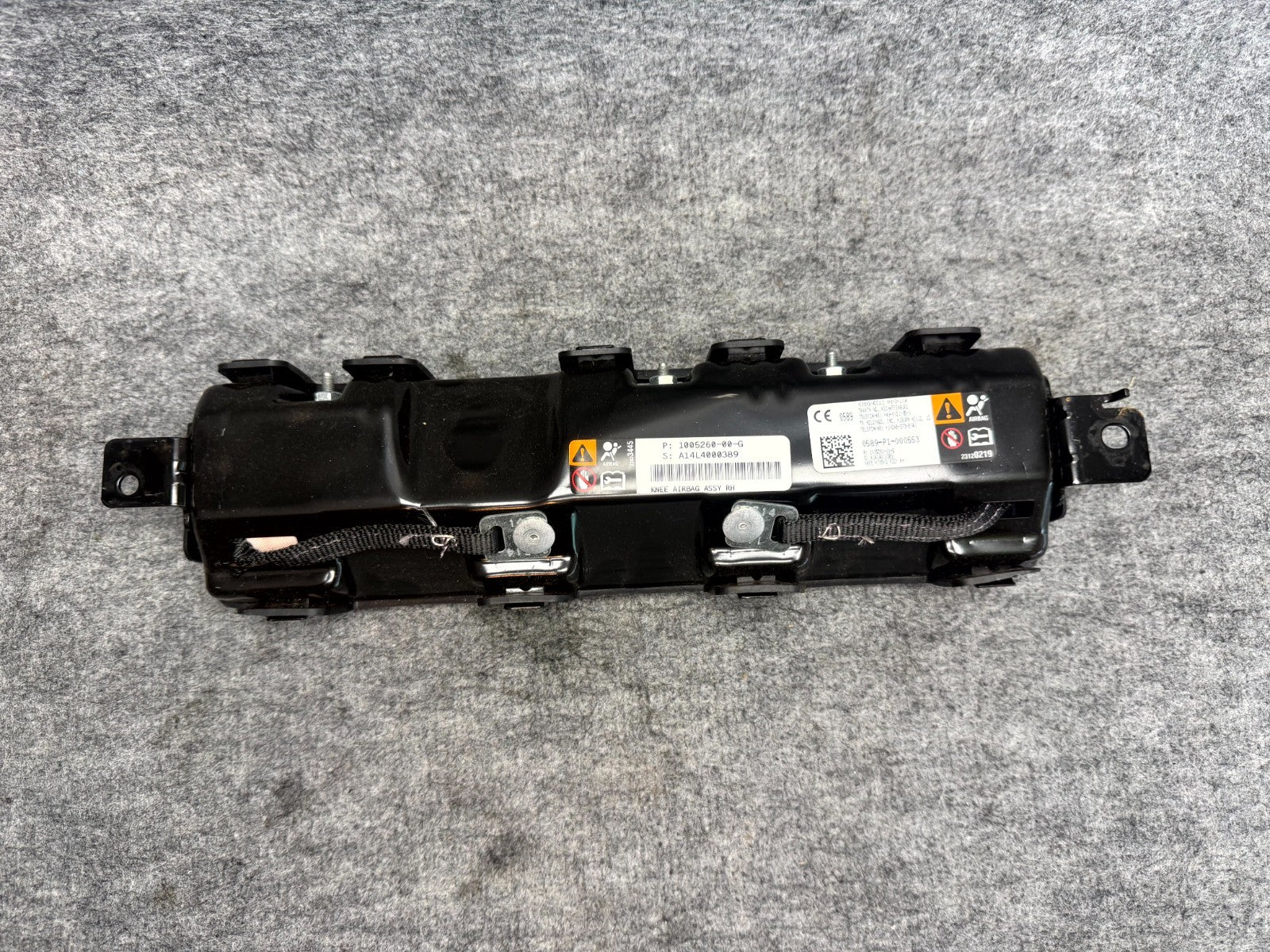 ♦️2012-2016 TESLA MODEL S FRONT RIGHT SIDE KNEE REBAG ASSEMBLY OEM, 1005260-00-G