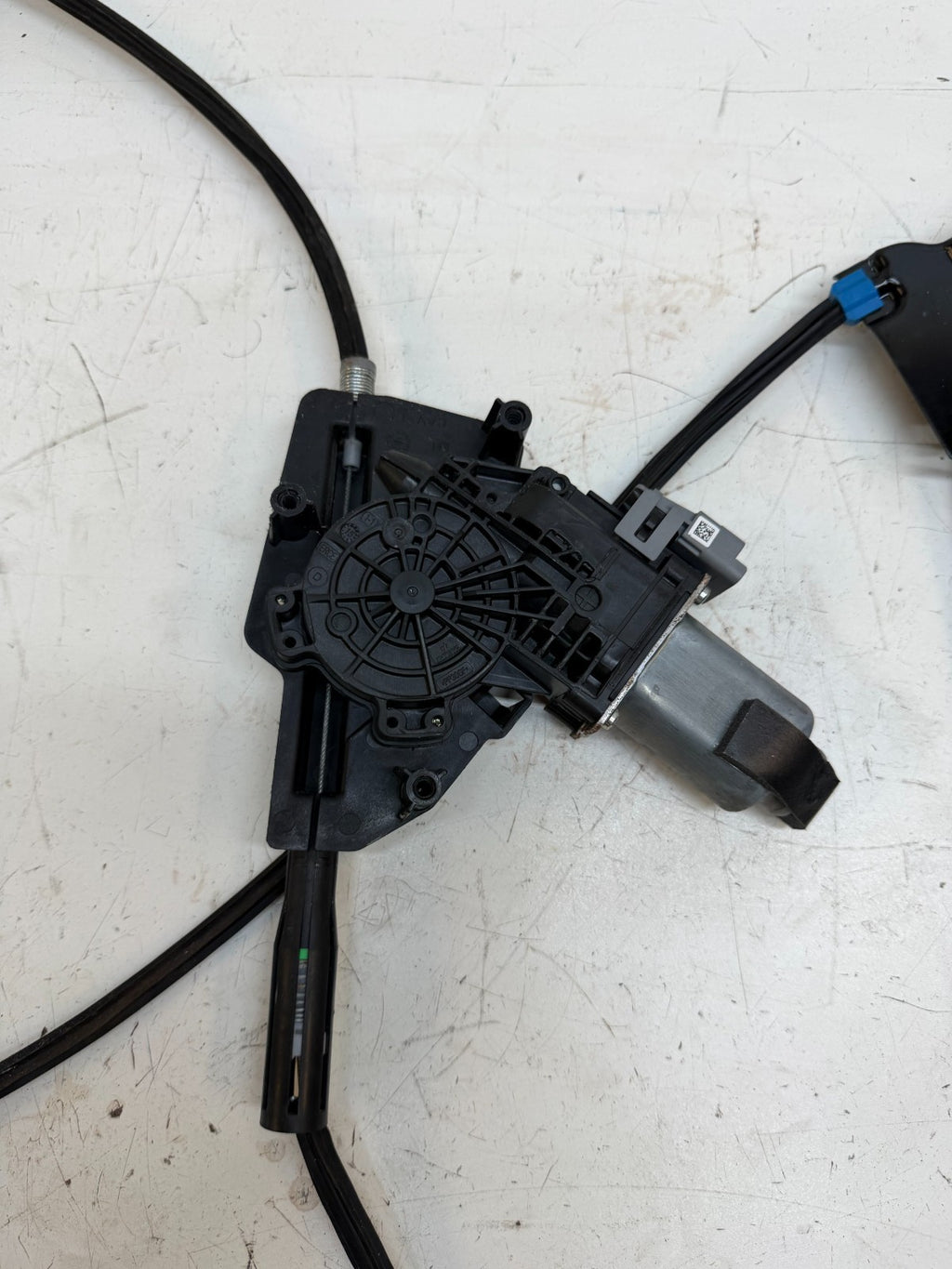 12-20 Tesla Model S Front Left Side Power Window Regulator & Motor 6006551-00-G