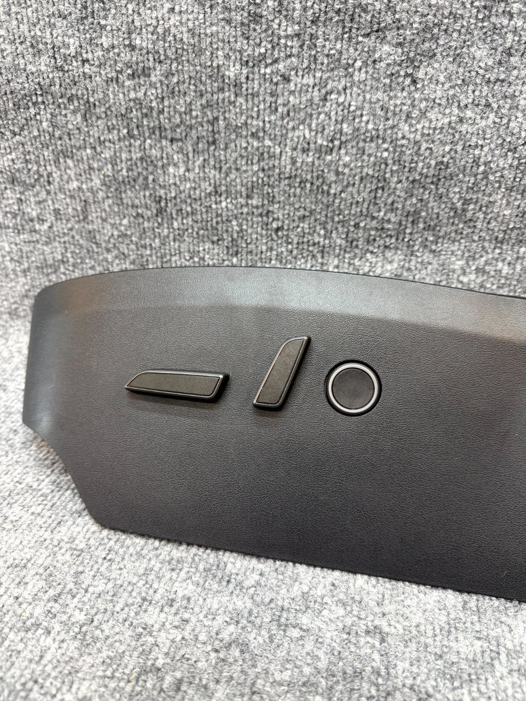 2020-2024 TESLA MODEL Y FRONT LEFT SEAT TRIM W/ CONTROL SWITCHES OEM, 163833200C