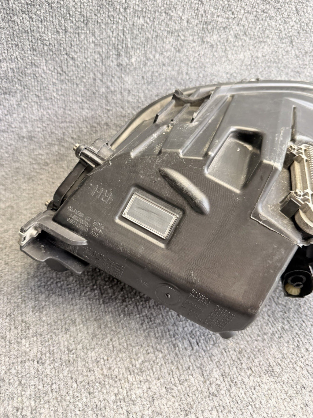 OEM  2016-2020 Tesla Model S Right Passenger Side Headlight 1053571-00-B
