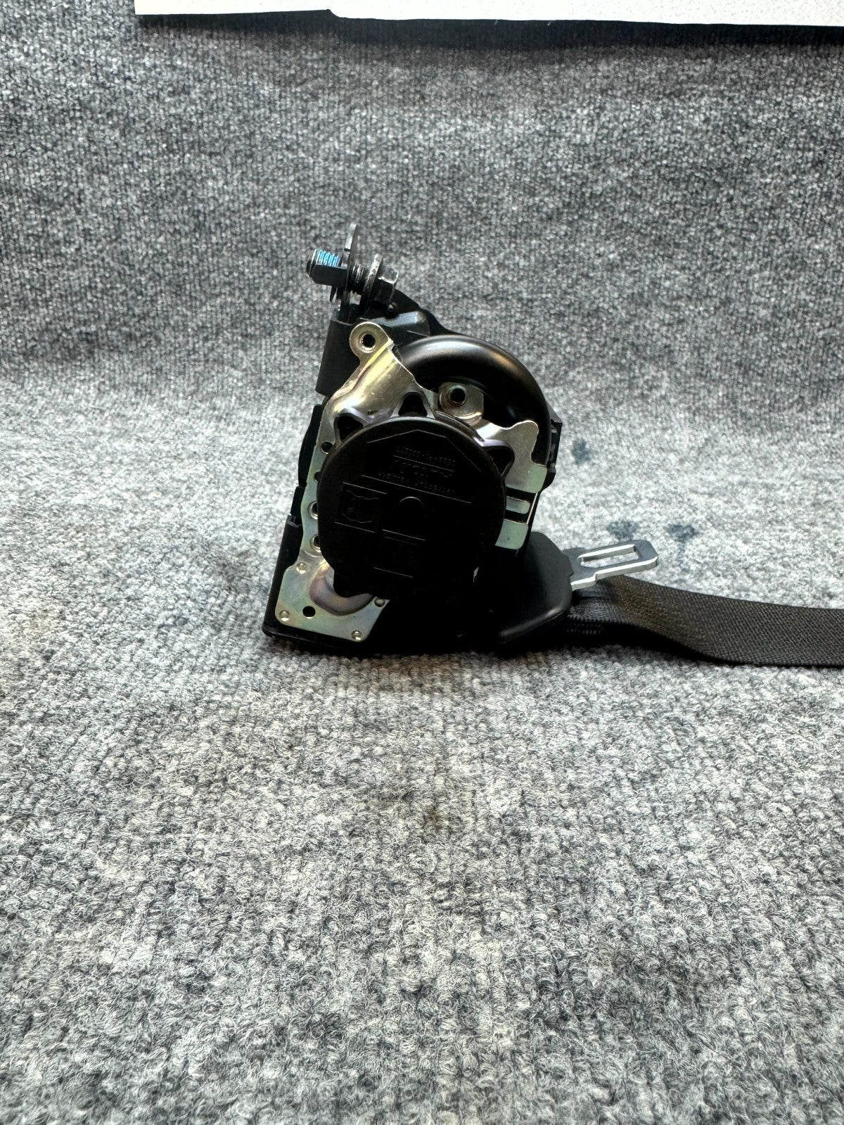2020 - 2024 TESLA MODEL Y REAR RIGHT / LEFT SIDE SEAT BELT OEM, 1616500-01-C