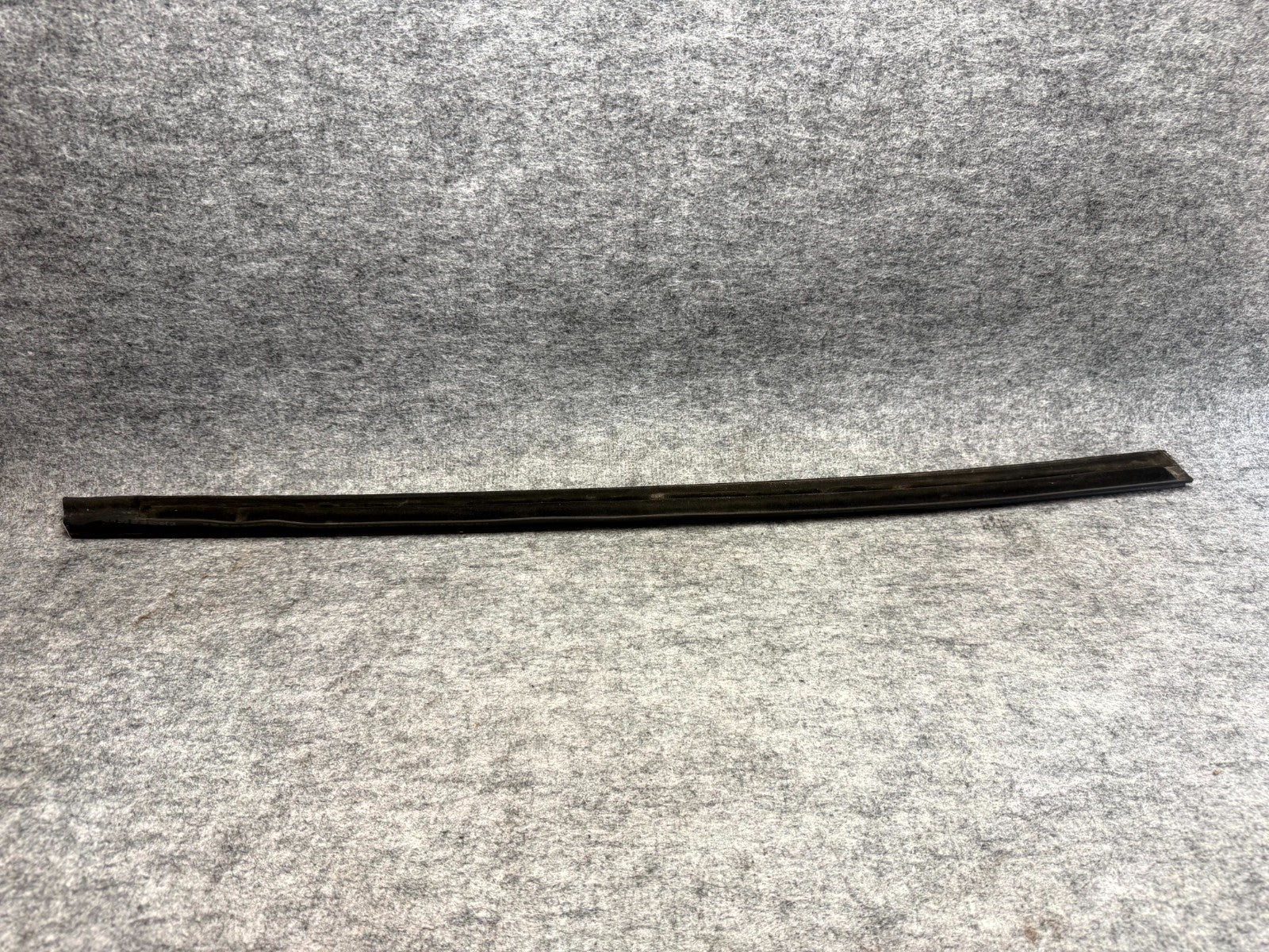 ♦️17–23 TESLA MODEL 3 FRONT LEFT SIDE DOOR MOLDING TRIM STRIP OEM, 1080681-00-H