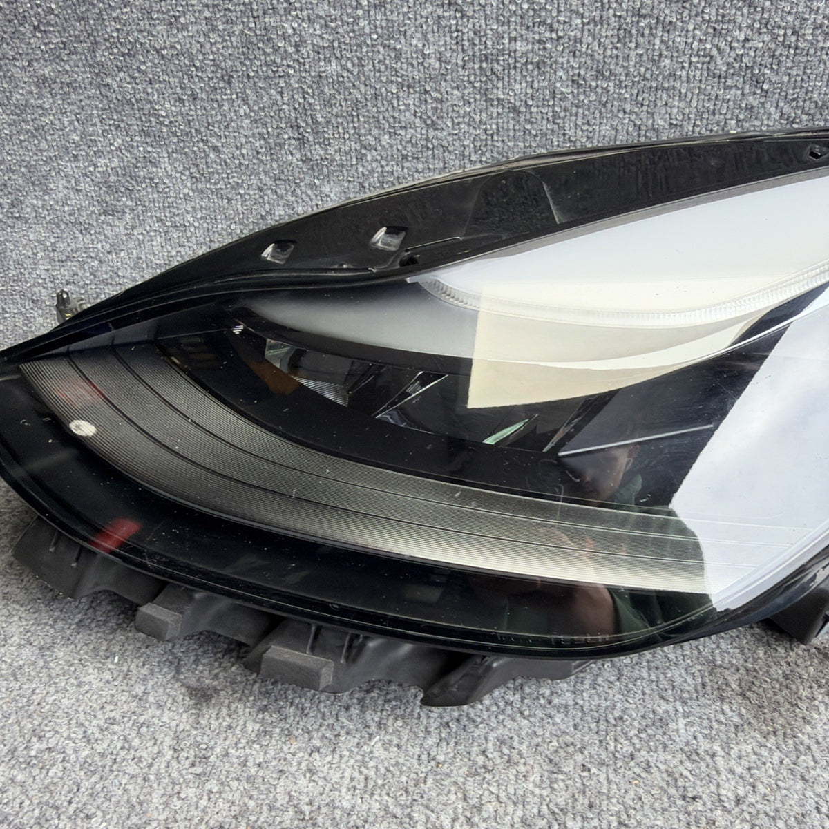 20-24 Tesla Model Y-3 Front Left Headlight Projector Headlamp LH 1514952-00-E
