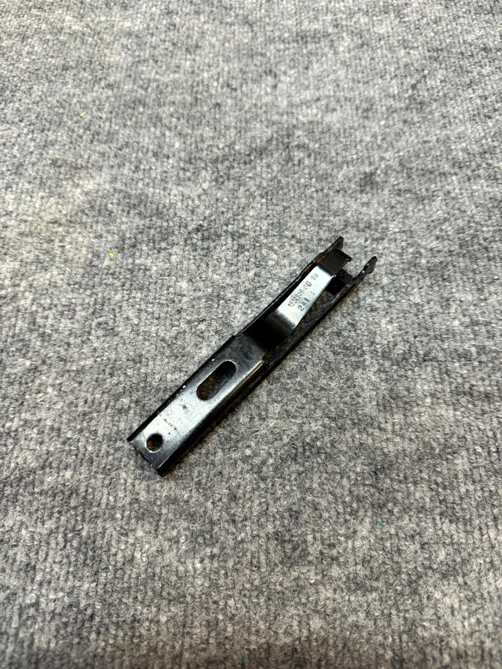 2020-2024 TESLA MODEL Y BATTERY HOLD DOWN CLAMP BRACKET HOLDER OEM, 1534346-00-B