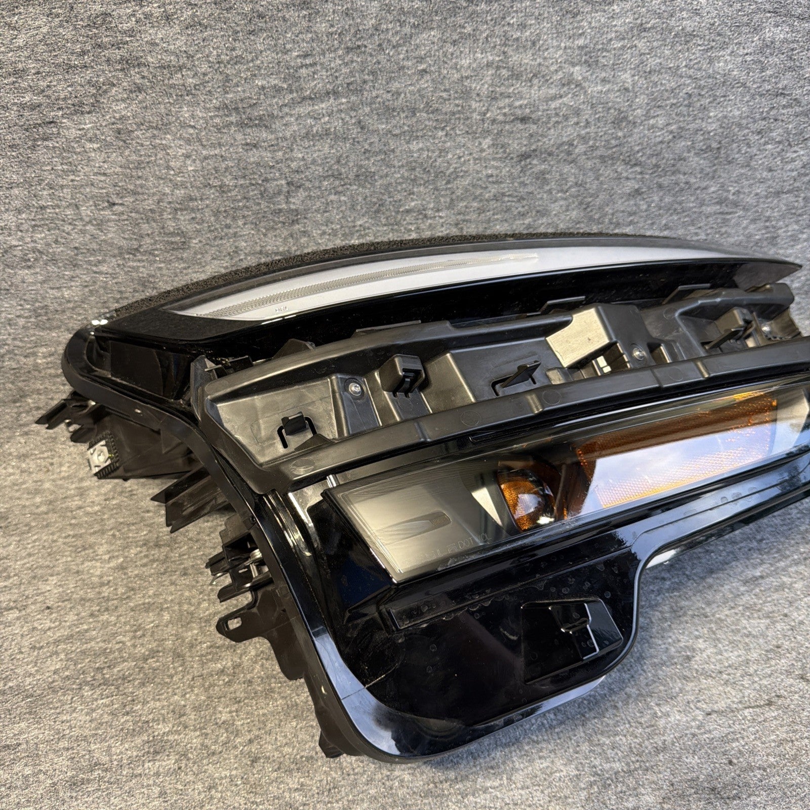 2025-2026 TESLA MODEL Y HEADLIGHT RIGHT PASSENGER SIDE LED 1918358-00-D OEM