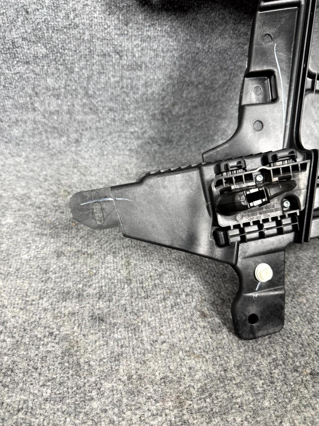 16-20 Tesla Model X Rear Right Lower C-Pillar Mount Bracket OEM, 1080702-00-C