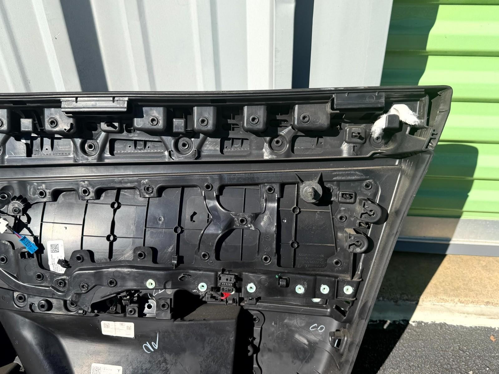 ♦️2017-2022 TESLA MODEL 3 FRONT LEFT SIDE DOOR PANEL ASSEMBLY OEM, 1514764-21-A