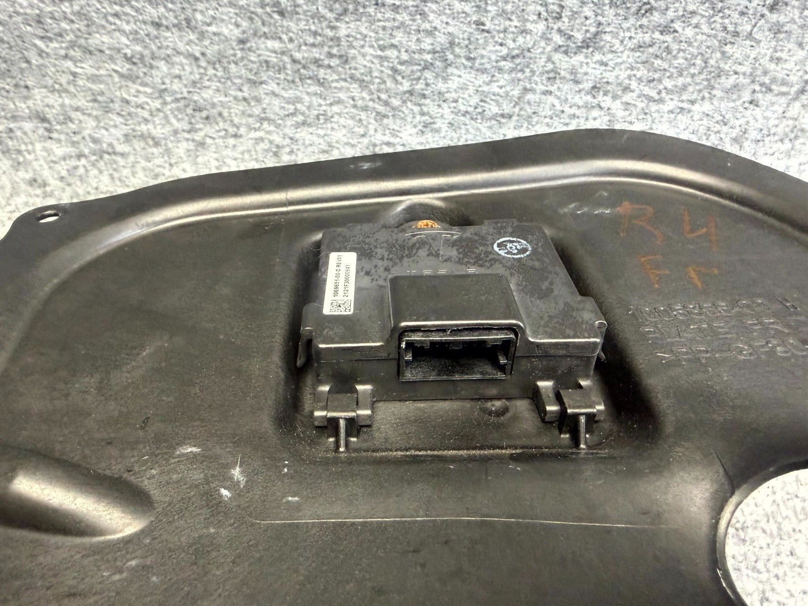 ♦️2012-2020 TESLA MODEL S FRONT RIGHT SIDE DOOR CONTROL MODULE OEM, 1003101-00-E
