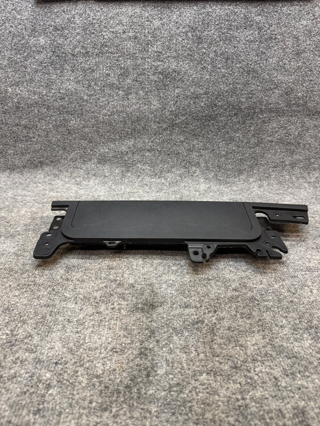 2020-2025 TESLA MODEL 3 RIGHT SIDE KNEE AIRBAG OEM 1077825-00-E