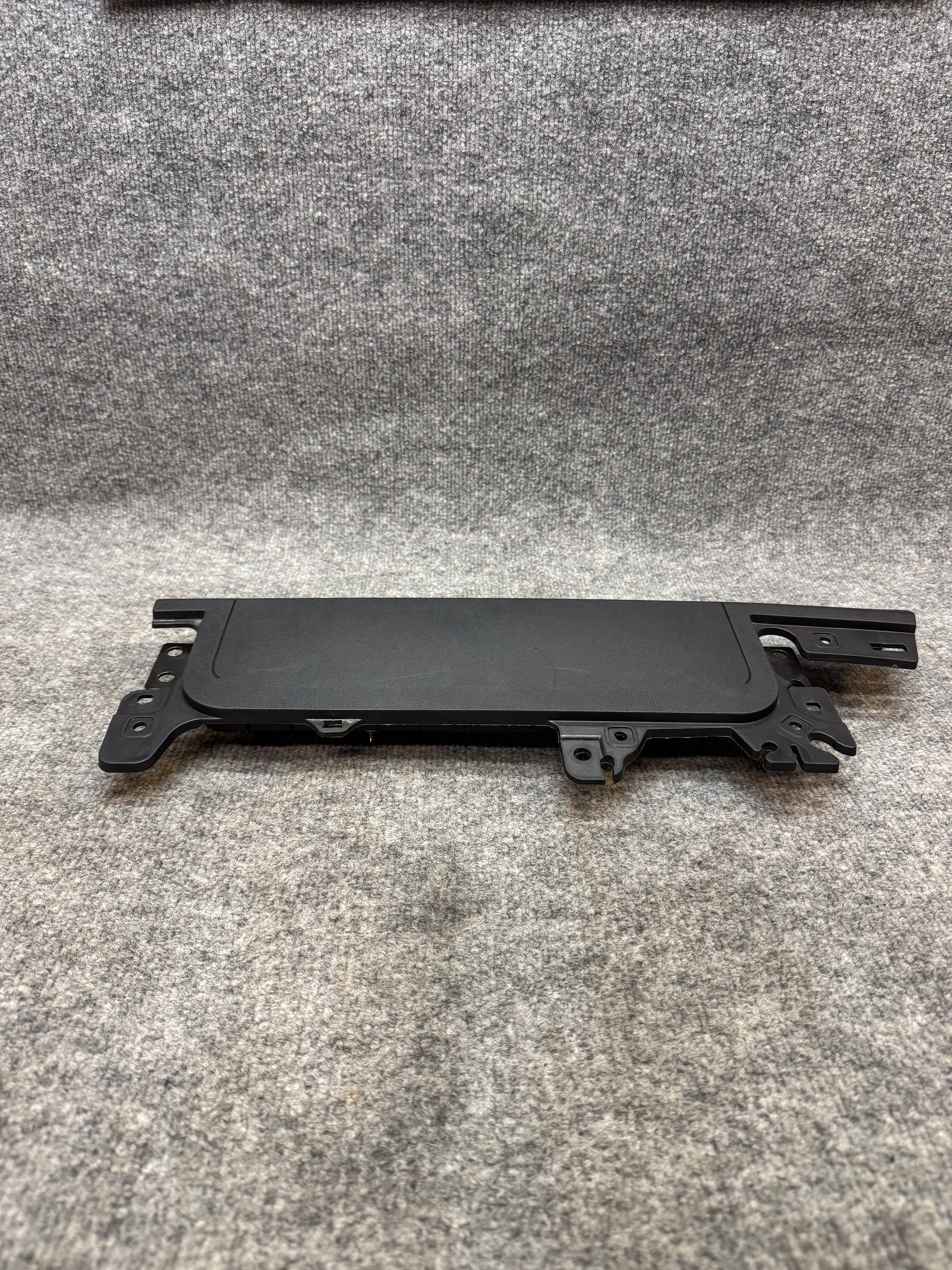 2020-2025 TESLA MODEL 3 RIGHT SIDE KNEE AIRBAG OEM 1077825-00-E