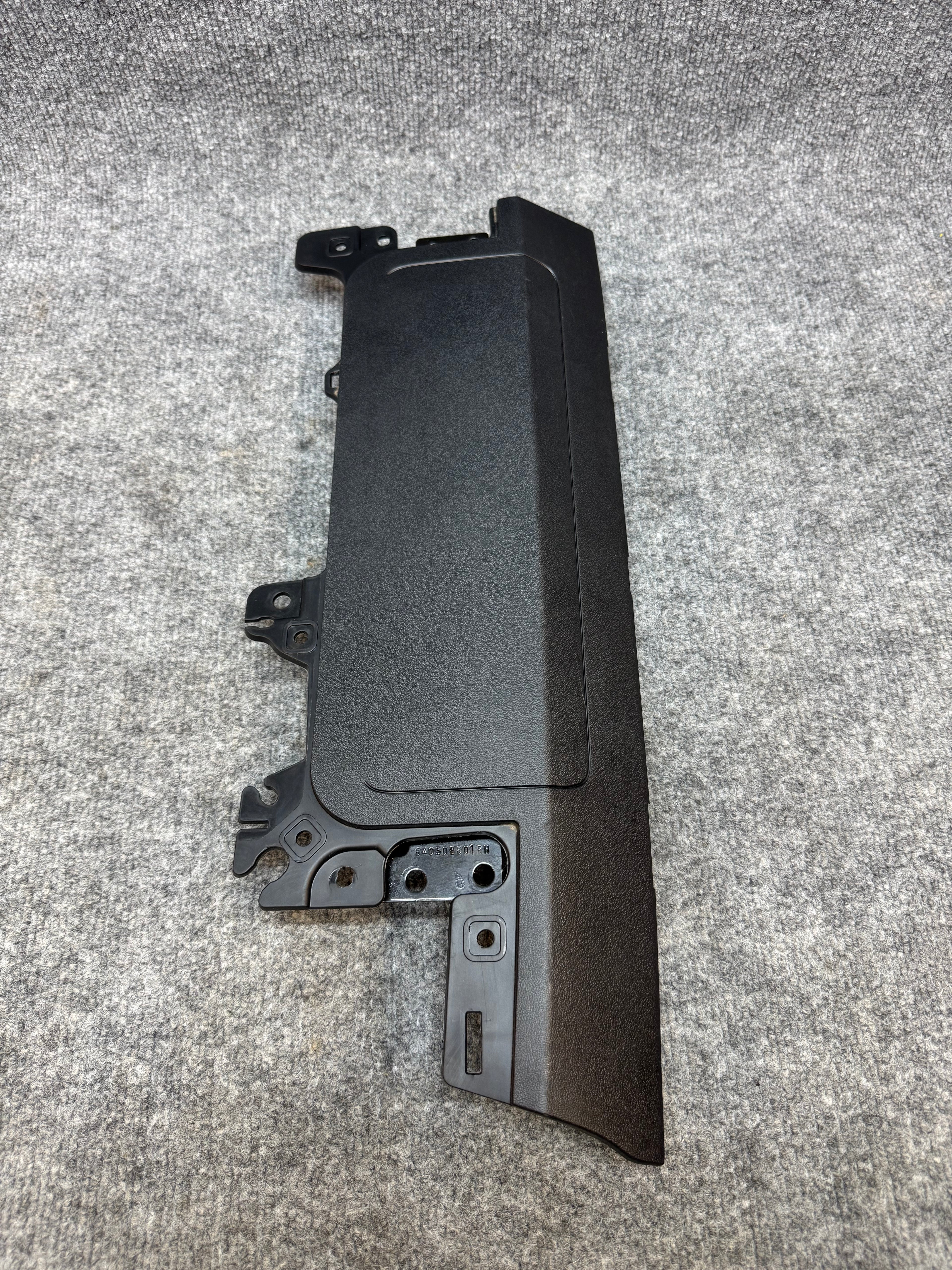 2020-2025 TESLA MODEL 3 RIGHT SIDE KNEE AIRBAG OEM 1077825-00-E