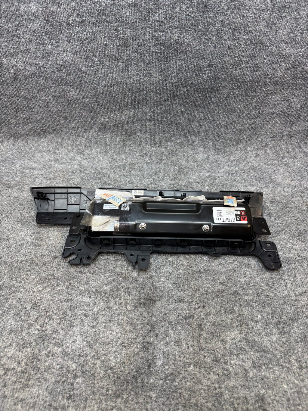 2020-2025 TESLA MODEL 3 RIGHT SIDE KNEE AIRBAG OEM 1077825-00-E