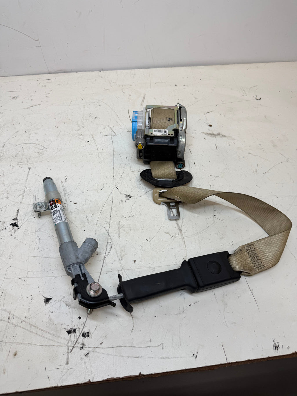 2016-2021 Tesla Model X MX Front Right Seat Belt w/ Lap Pretensioner 1004532-05-E (Copy)