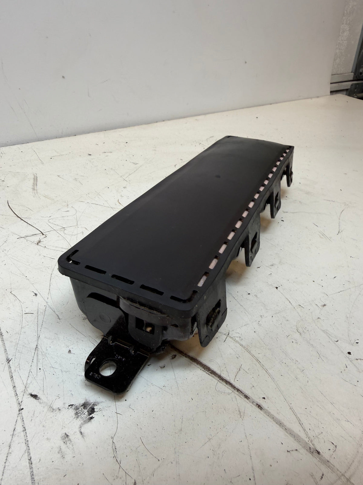 2015-2021 TESLA MODEL X  KNEE AIRBAG ASSY FRONT RH 1077826-00-E 1005260-00-H (Copy)