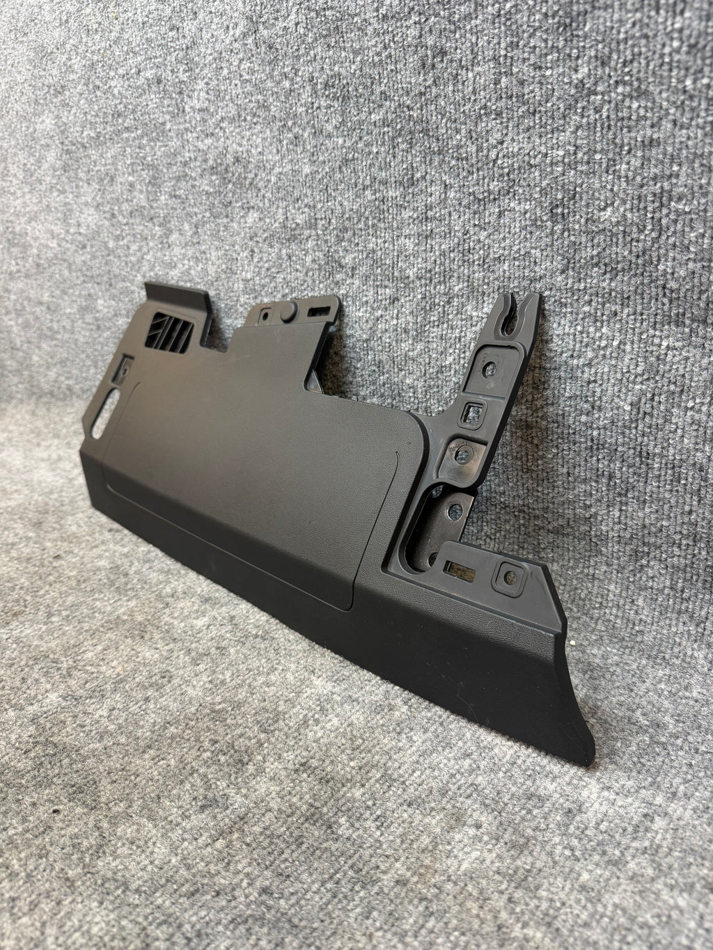 2017-2024 TESLA MODEL 3 LEFT SIDE KNEE AIRBAG OEM 1077825-00-D