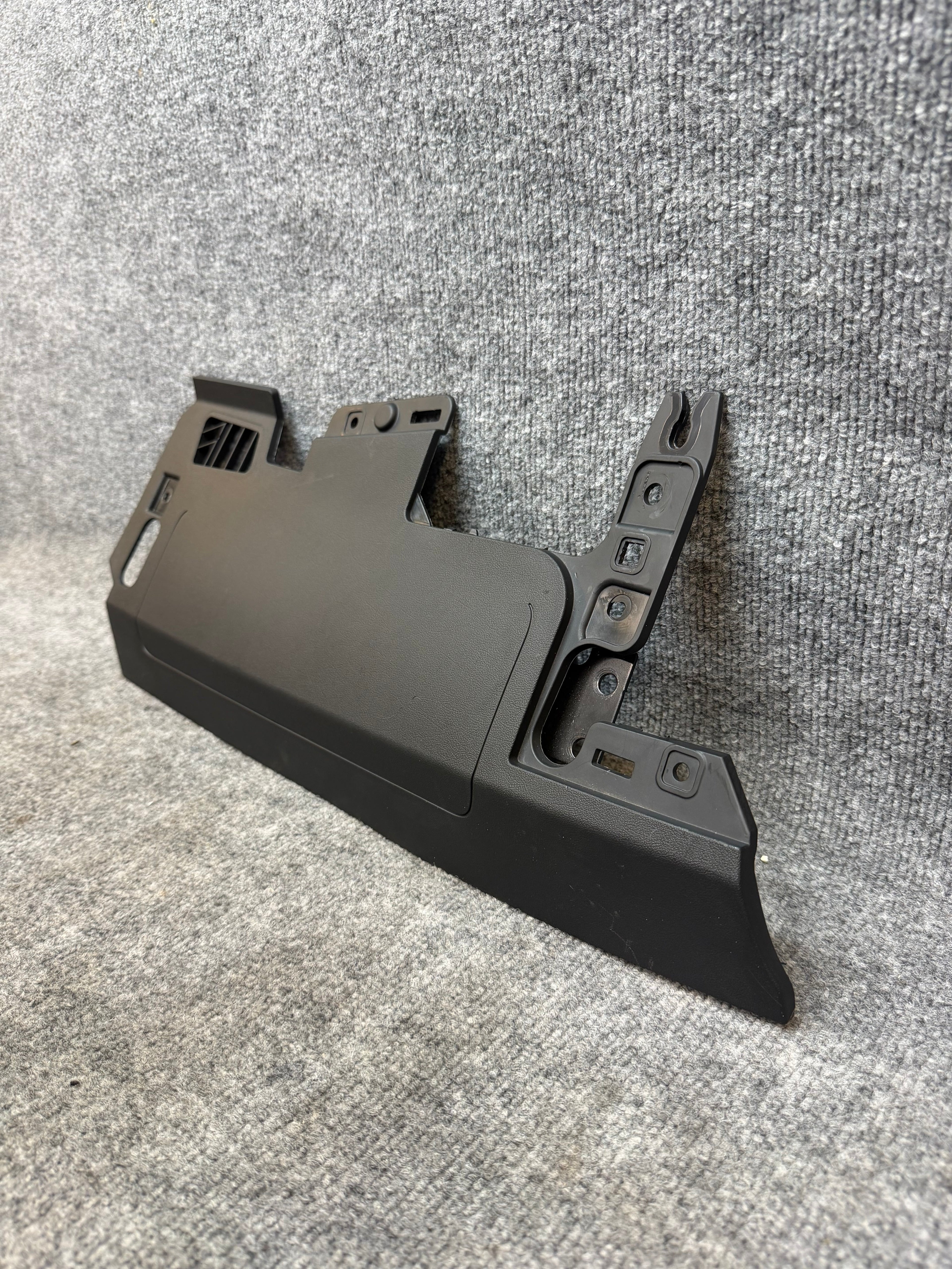 2017-2024 TESLA MODEL 3 LEFT SIDE KNEE AIRBAG OEM 1077825-00-D