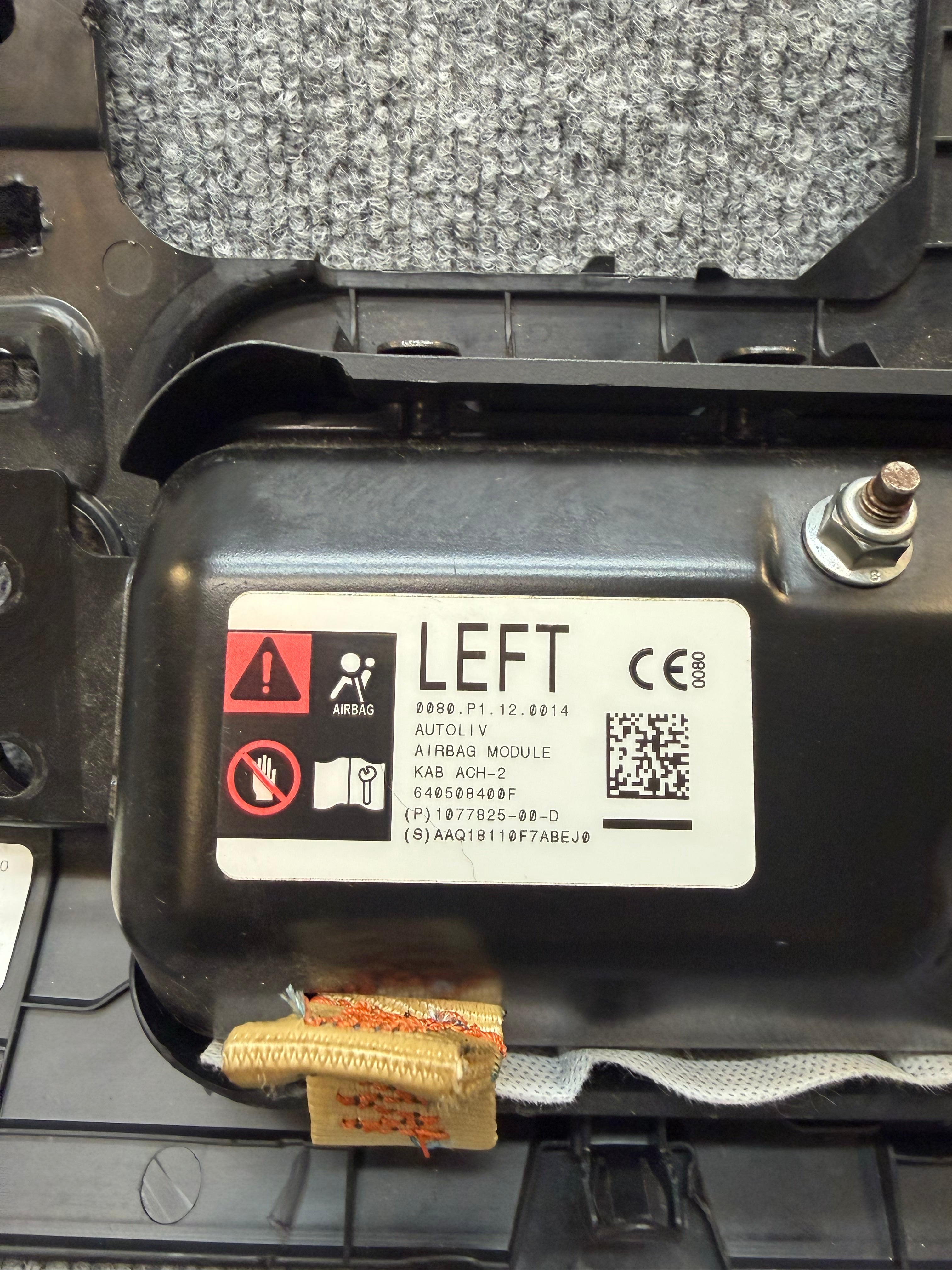 2017-2024 TESLA MODEL 3 LEFT SIDE KNEE AIRBAG OEM 1077825-00-D