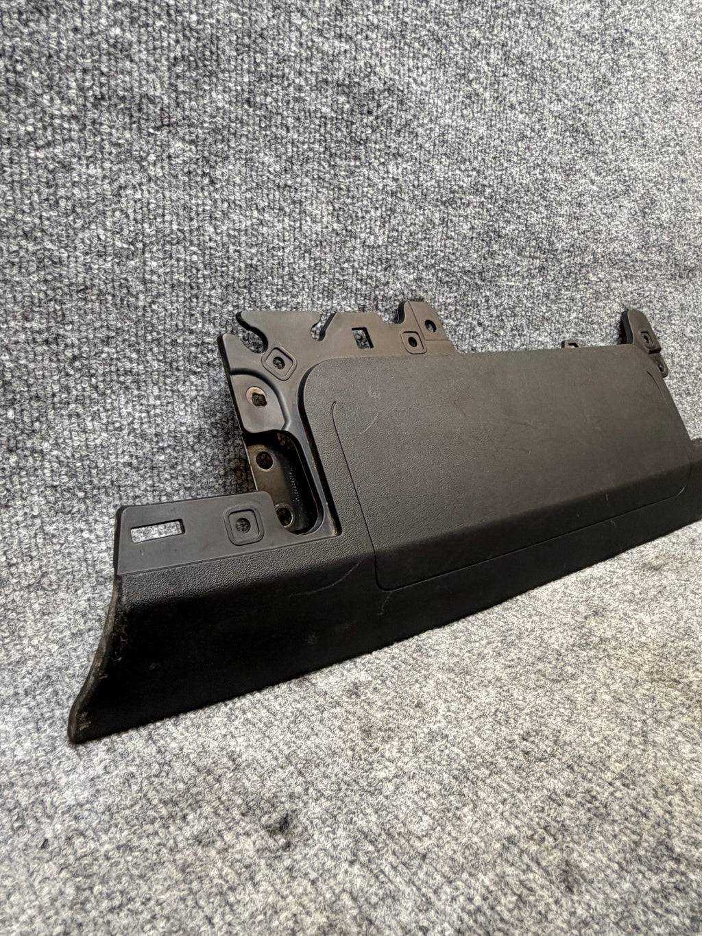 2017-2024 TESLA MODEL 3 RIGHT SIDE KNEE AIRBAG OEM 1083350-00-E
